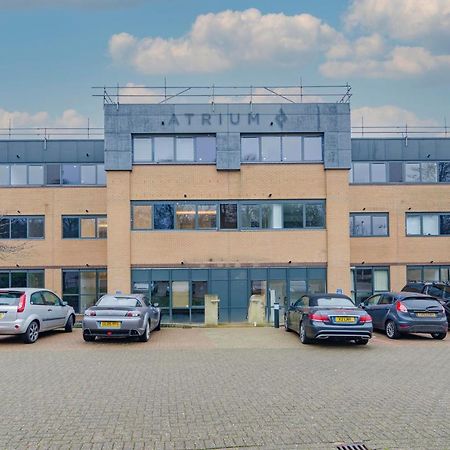 The Atrium Daire Milton Keynes Dış mekan fotoğraf