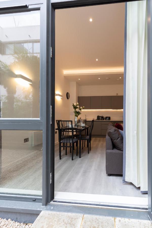 The Atrium Daire Milton Keynes Dış mekan fotoğraf